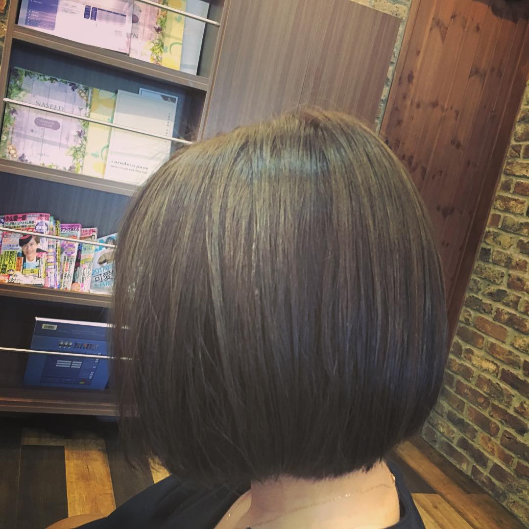 あなたが現在見ているのは かっこかわいい黒髪ワンレンボブヘア！