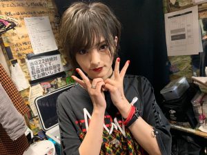 投稿についてもっと詳しく 元AKB48の山本彩が、再びショートカットにイメチェンし、「さや姉イケメン」の声多数